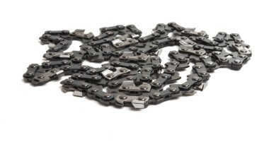 Beyaz arka plan üzerinde izole elektrikli testere zinciri