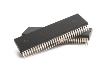 Beyaz arka plan üzerinde izole IC küçük parça
