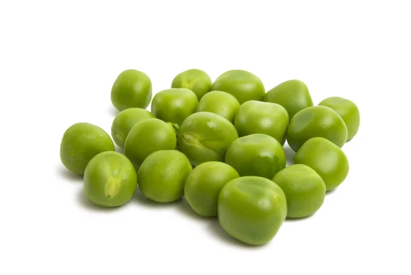 Groene Erwten Geïsoleerd Witte Achtergrond — Stockfoto