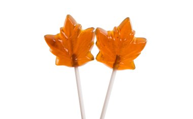 lolipop akçaağaç yaprağı beyaz arka plan üzerinde izole Stick