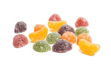 Beyaz arka plan üzerinde izole jöle meyve şeker