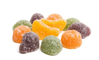 Beyaz arka plan üzerinde izole jöle meyve şeker