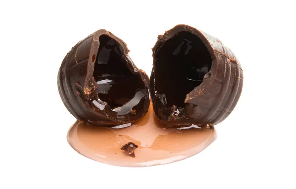 Doces Chocolate Com Licor Isolado Fundo Branco — Fotografia de Stock