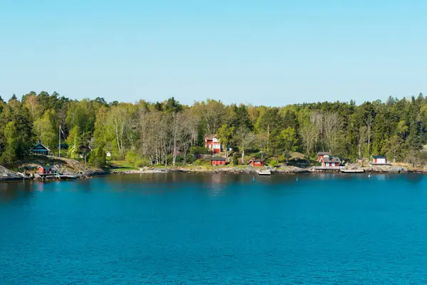 İsveçli fiyort manzara bahar