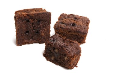 Beyaz arka plan üzerinde izole Amerikan çikolatalı brownie pasta