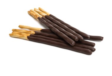 Beyaz bir arka plan üzerinde çikolata sır ile sopa