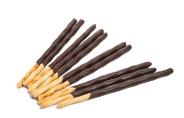 Beyaz bir arka plan üzerinde çikolata sır ile sopa