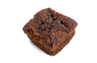 Beyaz arka plan üzerinde izole çikolatalı brownie pasta