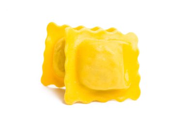 Beyaz arka plan üzerinde izole kare Mantı