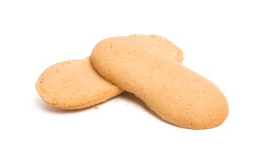 Beyaz arkaplanda izole edilmiş bisküvi çubukları