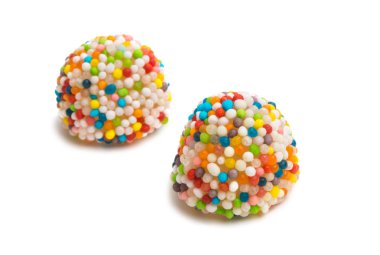 Beyaz arkaplanda izole edilmiş jöle şekeri