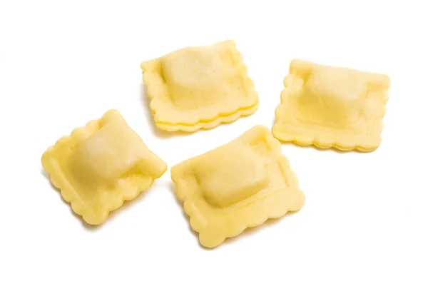 Pequenos Ravioli Fundo Branco — Fotografia de Stock