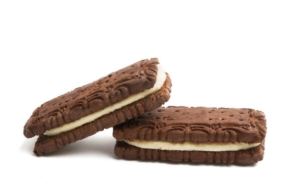 сэндвич печенье изолированы на белом фоне
