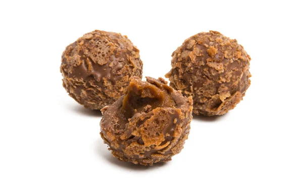 Truffle Coklat Diisolasi Pada Latar Belakang Putih — Stok Foto