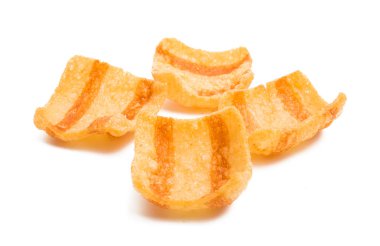 Beyaz arkaplanda izole edilmiş atıştırmalıklar