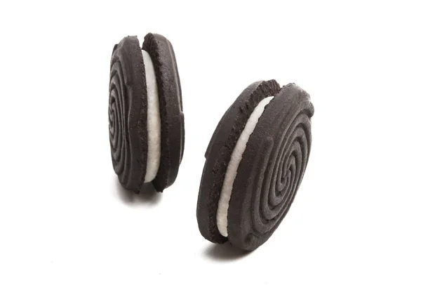 白い背景に分離された黒のダブル クッキー — ストック写真
