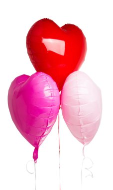Beyaz arka plan üzerinde izole kalp balonlar