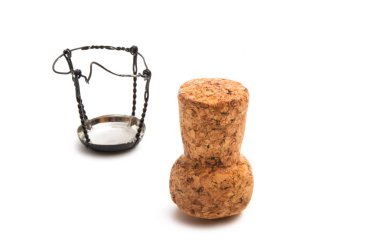 Beyaz arka planda izole edilmiş şampanya mantarı.