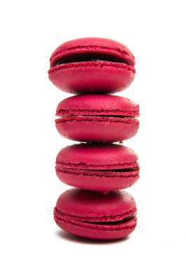 badem kurabiyesi beyaz arkaplanda izole edilmiş