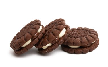 Beyaz arka plan üzerinde izole sandviç kurabiye