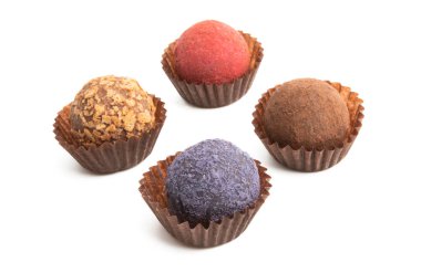 izole çikolata truffles 