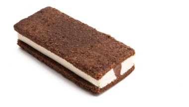 süt sufle ile çikolata sünger kek izole