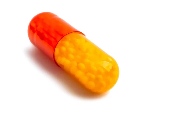 Capsule avec vitamine C isolée — Photo