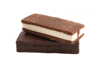 sütlü sufle ile çikolatalı sünger kek