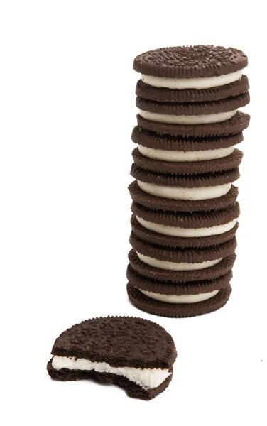 Dubbel cookie med mjölk fyllning isolerad — Stockfoto