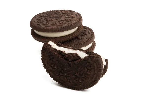 Dubbele cookie met melk vulling geïsoleerd — Stockfoto
