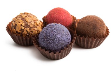 izole çikolata truffles 