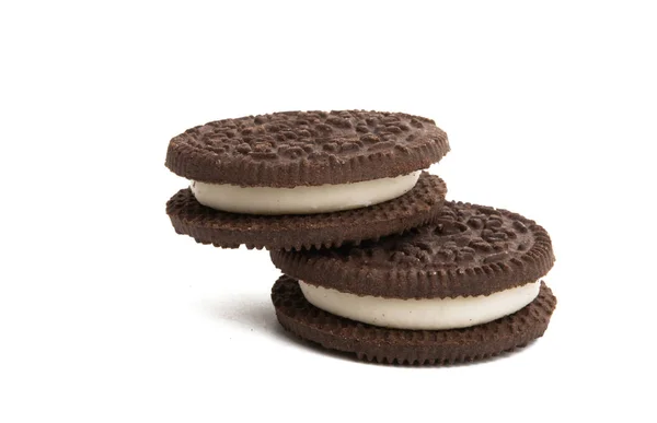 Cookie-uri duble cu cremă de lapte izolată — Fotografie, imagine de stoc