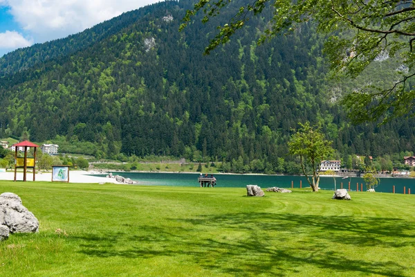 意大利莫尔韦诺湖的美丽景观 — 图库照片