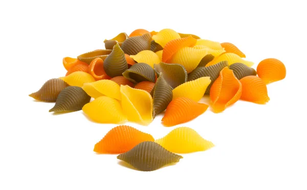 Изолированные итальянские цветные макароны — стоковое фото