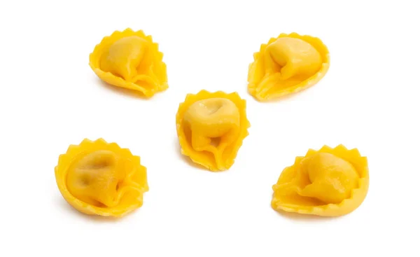 Italienska fettuccine ravioli isolerade — Stockfoto