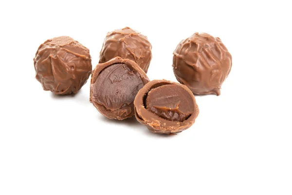 Trufas de chocolate aisladas — Foto de Stock