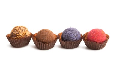 izole çikolata truffles 