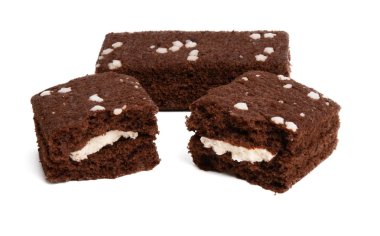 çikolatasünger kek izole 