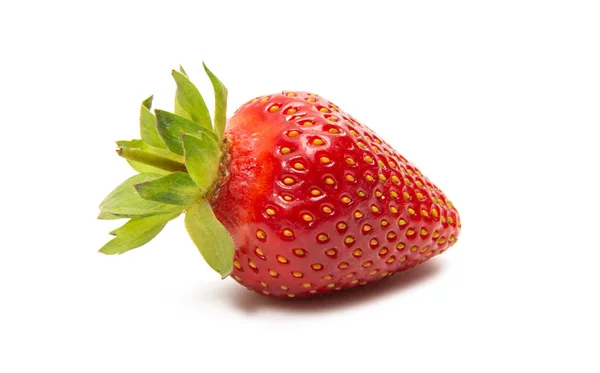 Reife Erdbeeren isoliert — Stockfoto