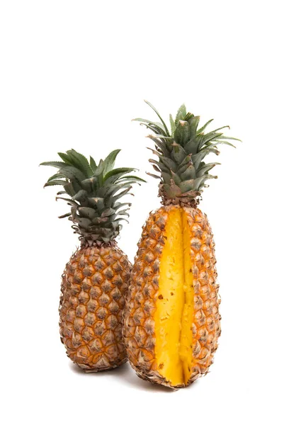 Ananas geïsoleerd — Stockfoto