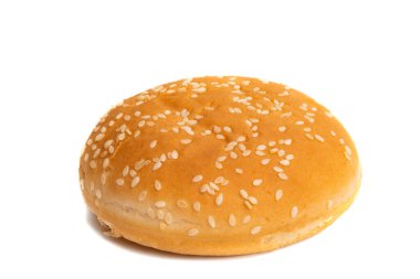 Hamburger ekmeği beyaz arkaplanda izole edilmiş