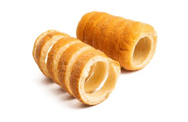 Trdelnik beyaz arkaplanda izole edildi