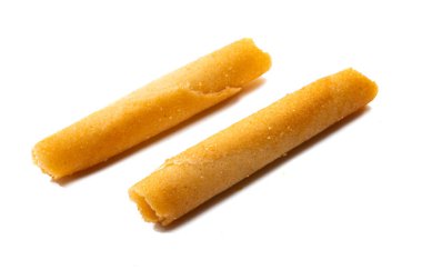 beyaz arkaplanda izole edilmiş saman kurabiyeleri