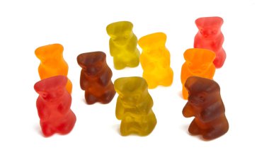 beyaz zemin üzerinde izole jöle ayılar