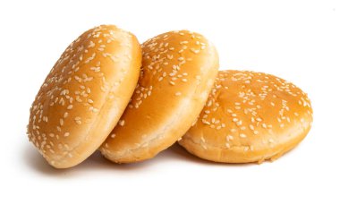 Hamburger ekmeği beyaz arkaplanda izole edilmiş