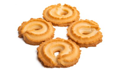 Beyaz arka planda izole edilmiş noel tereyağlı kurabiyeler