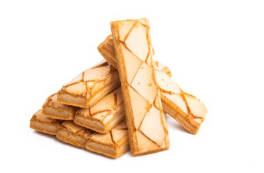 Puf böreği beyaz arkaplanda izole edildi