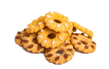 beyaz arkaplanda izole edilmiş çerez halkaları