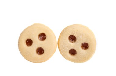 Çift kurabiyeli reçel beyaz arka planda izole