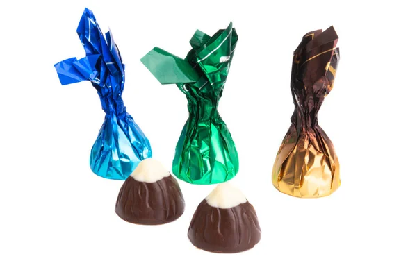 Caramelle Cioccolato Involucro Colorato Isolato Sfondo Bianco — Foto Stock